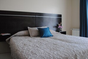 1 chambre, literie de qualité supérieure, couette en duvet d'oie