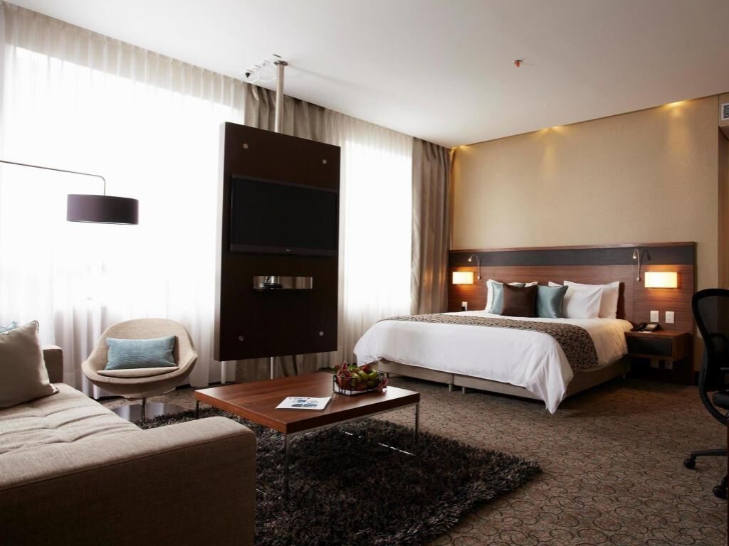 Hochwertige Bettwaren, Minibar, Zimmersafe, individuell eingerichtet