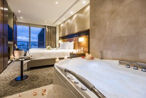 Ropa de cama de alta calidad y minibar 