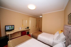 Standard Twin Room | Premium bedding, down comforters, pillowtop beds, minibar