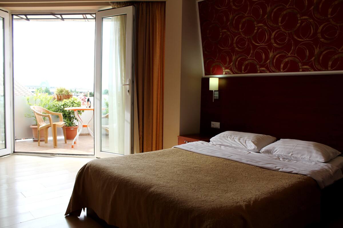 Minibar, in-room safe, soundproofing, rollaway beds
