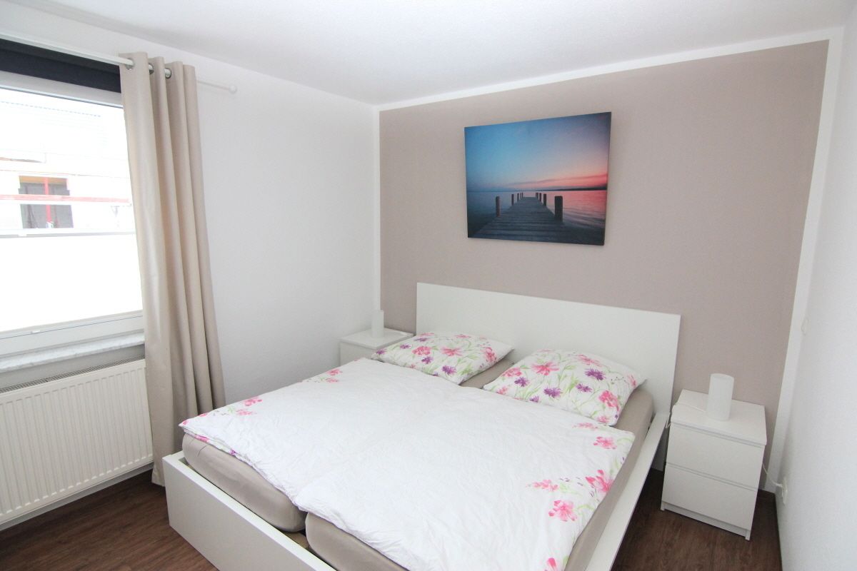 Appartement, 2 slaapkamers, op benedenverdieping | Een kluis op de kamer, een strijkplank/strijkijzer, gratis babybedden