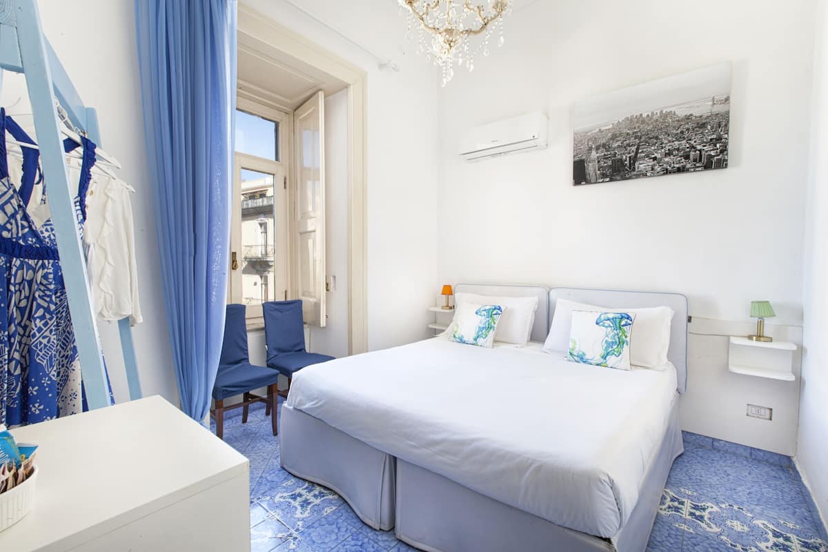 Classic Double Room | Minibar, in-room safe, soundproofing, cribs/infant beds