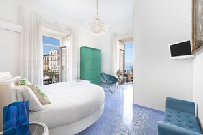 Habitación doble, balcón, vista al mar (Excelsior) | Minibar, caja de seguridad en la habitación, insonorización y cunas 