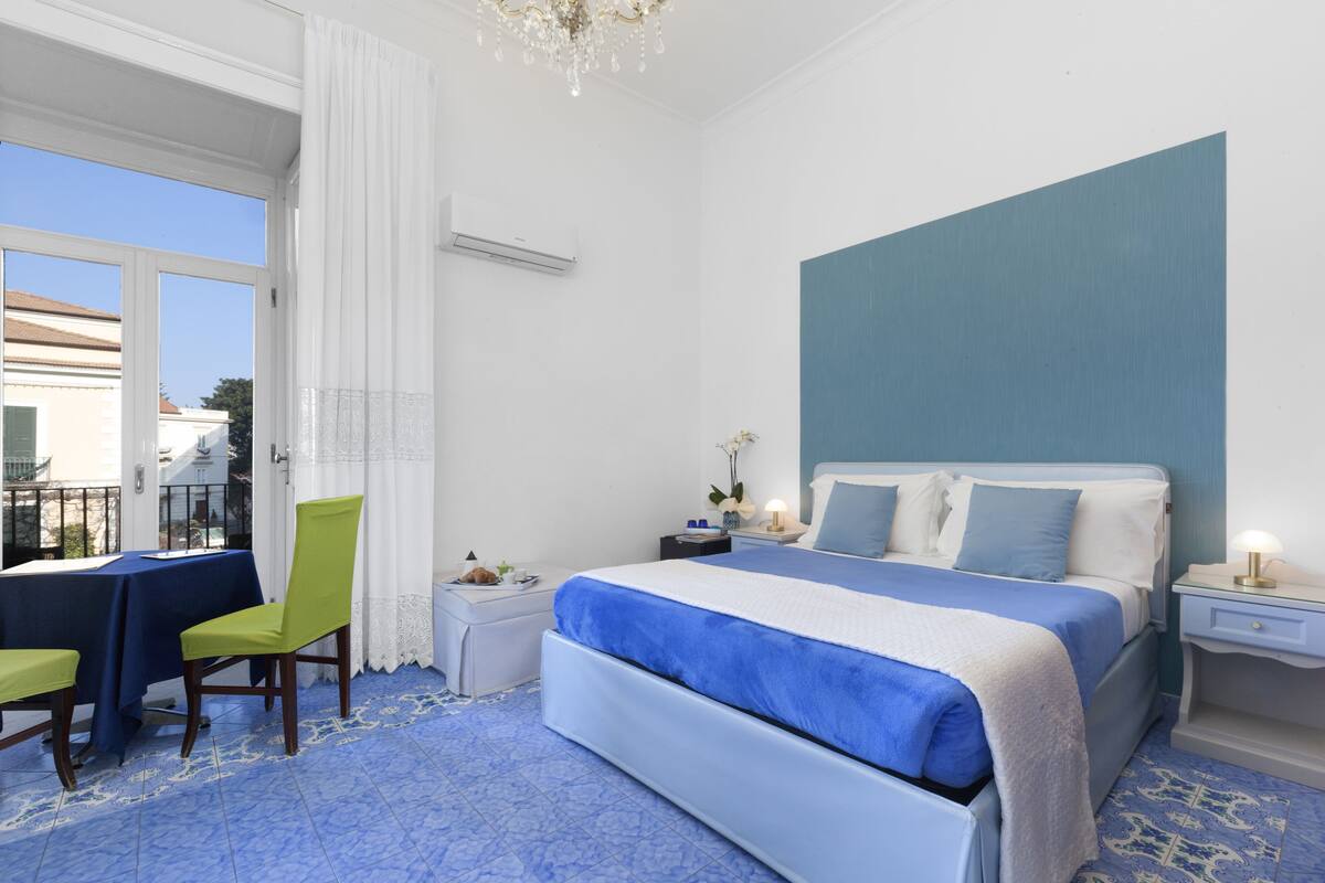 Deluxe Double Room, Balcony | Minibar, in-room safe, soundproofing, cribs (surcharge)