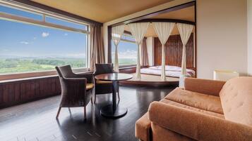 Deluxe Double Room - Non-Smoking (Book as an adult guest if a child guest not sharing bed) | Desk, free WiFi, bed sheets