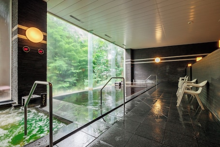 Sources chaudes. Sapporo Kitahiroshima Classe Hotel