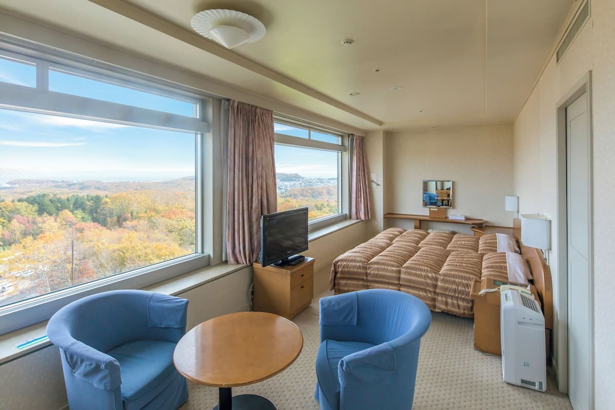 Superior Twin Room, Non Smoking (Please book as an adult if your child needs a bed) | Desk, free WiFi, bed sheets