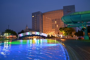 Front of property – evening/night - Chateraise Gateaux Kingdom Sapporo Hotel and Spa Resort (Sapporo)