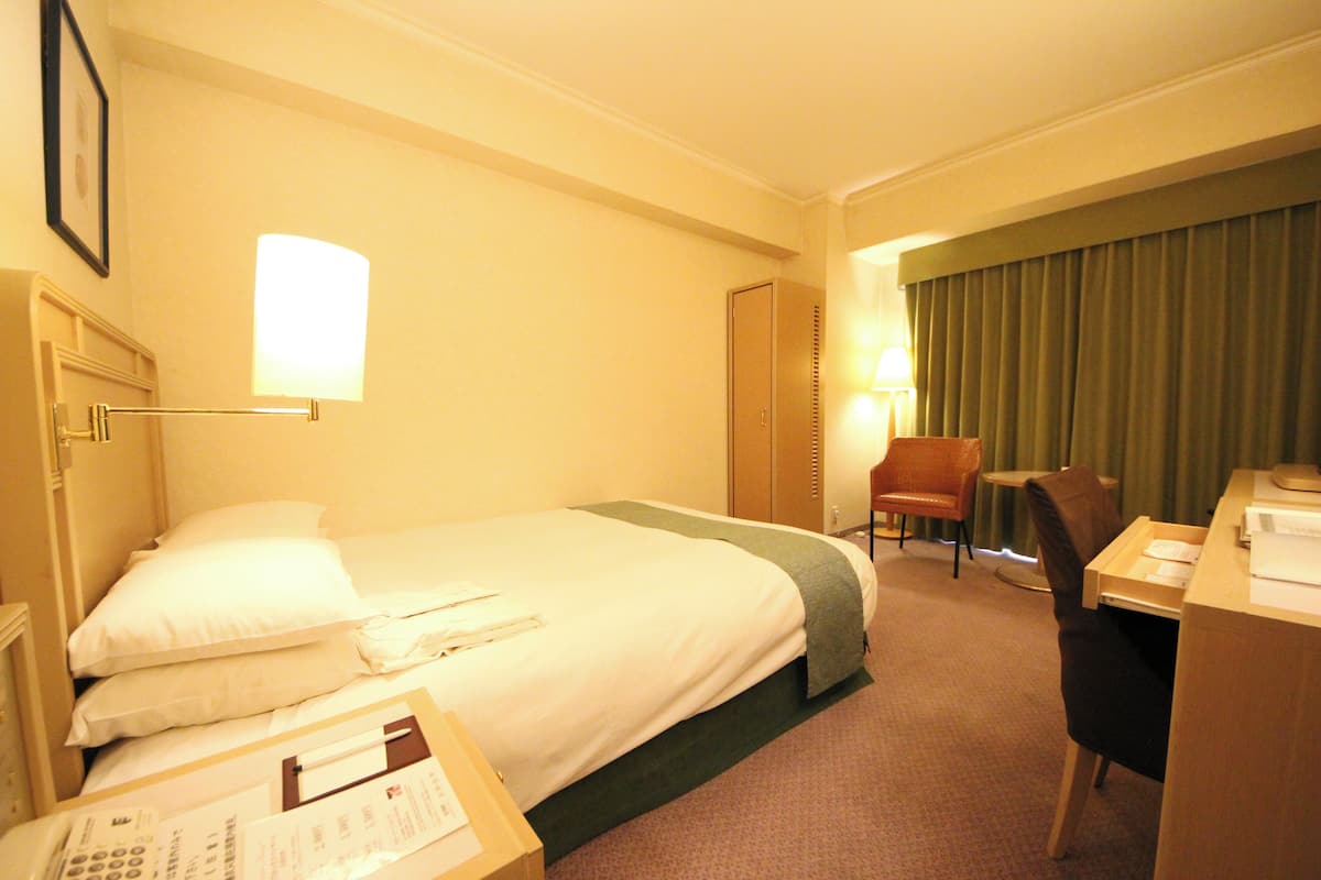 Semi Double, Non Smoking | In-room safe, iron/ironing board, free WiFi