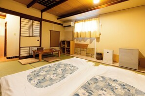 Japanese Traditional Room | Individually decorated, individually furnished, iron/ironing board
