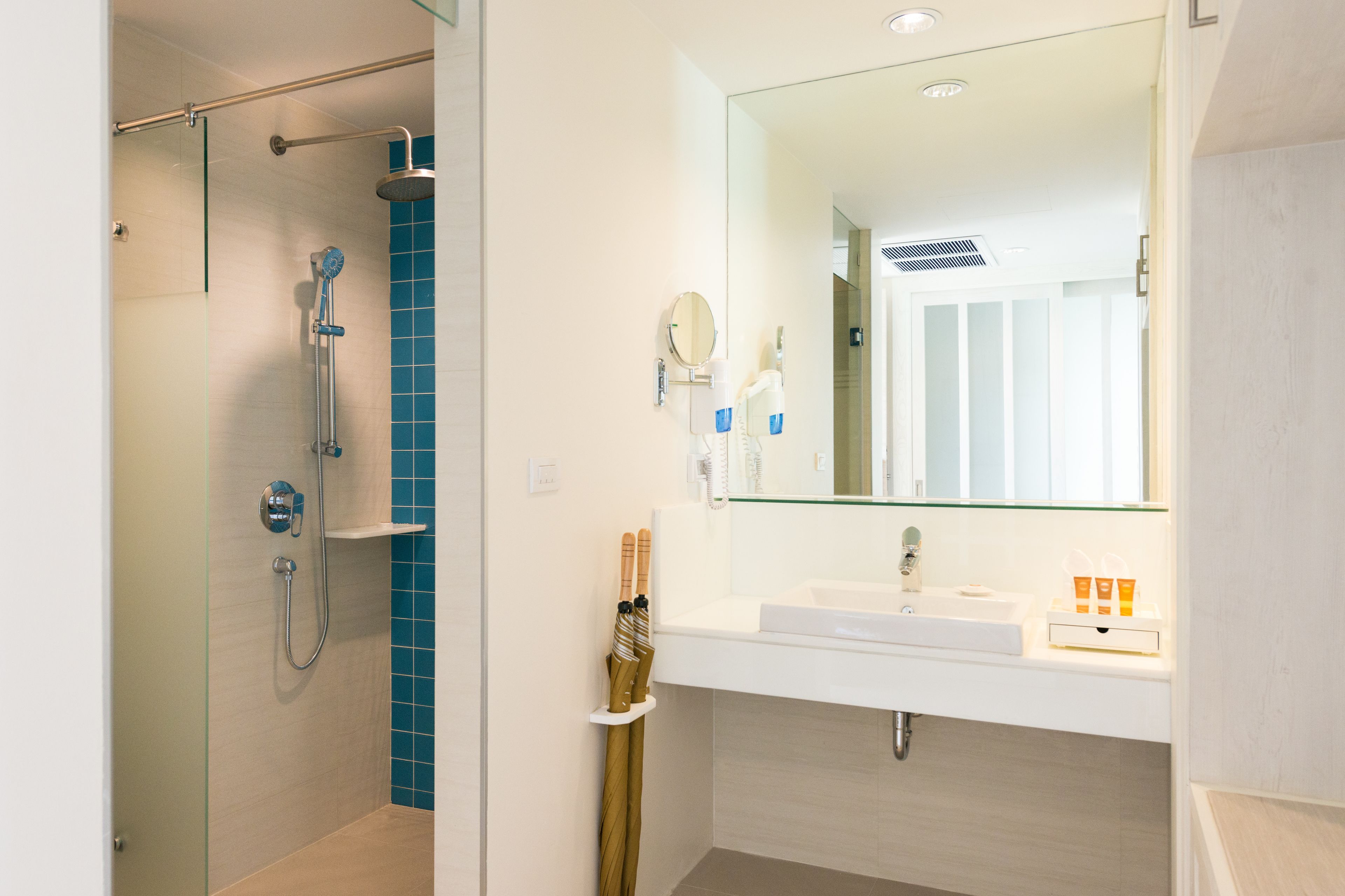  2 - Bedroom Teen Suite  | Baño