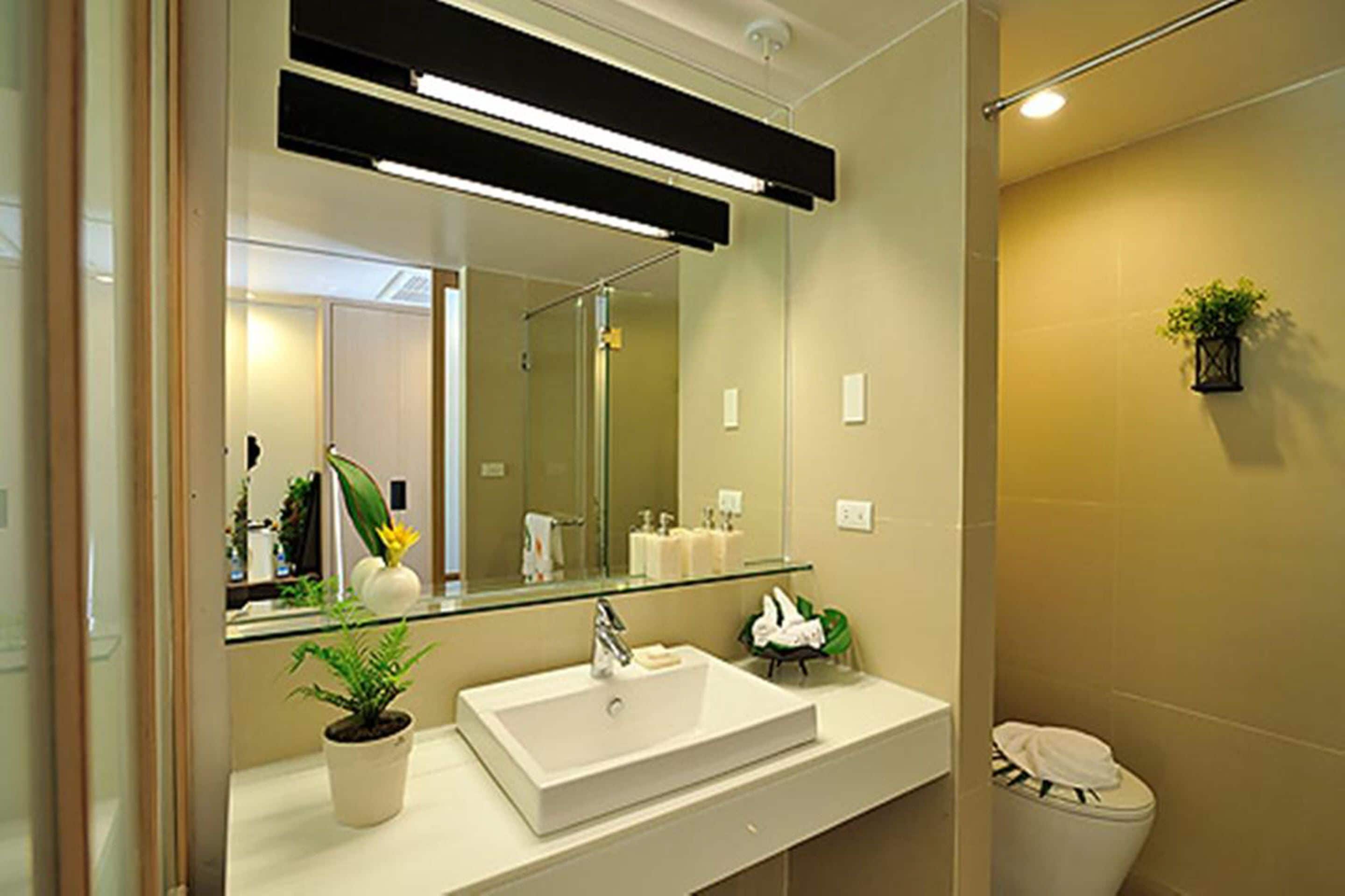 standard, garden view, with balcony (sands room) | bathroom | shower, rainfall showerhead, designer toiletries, hair dryer