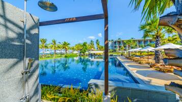 3 piscinas al aire libre