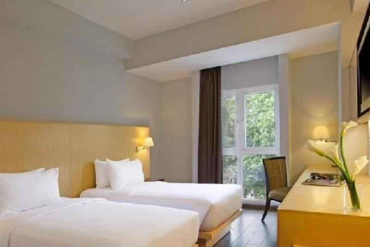 In-room safe, desk, free WiFi, bed sheets