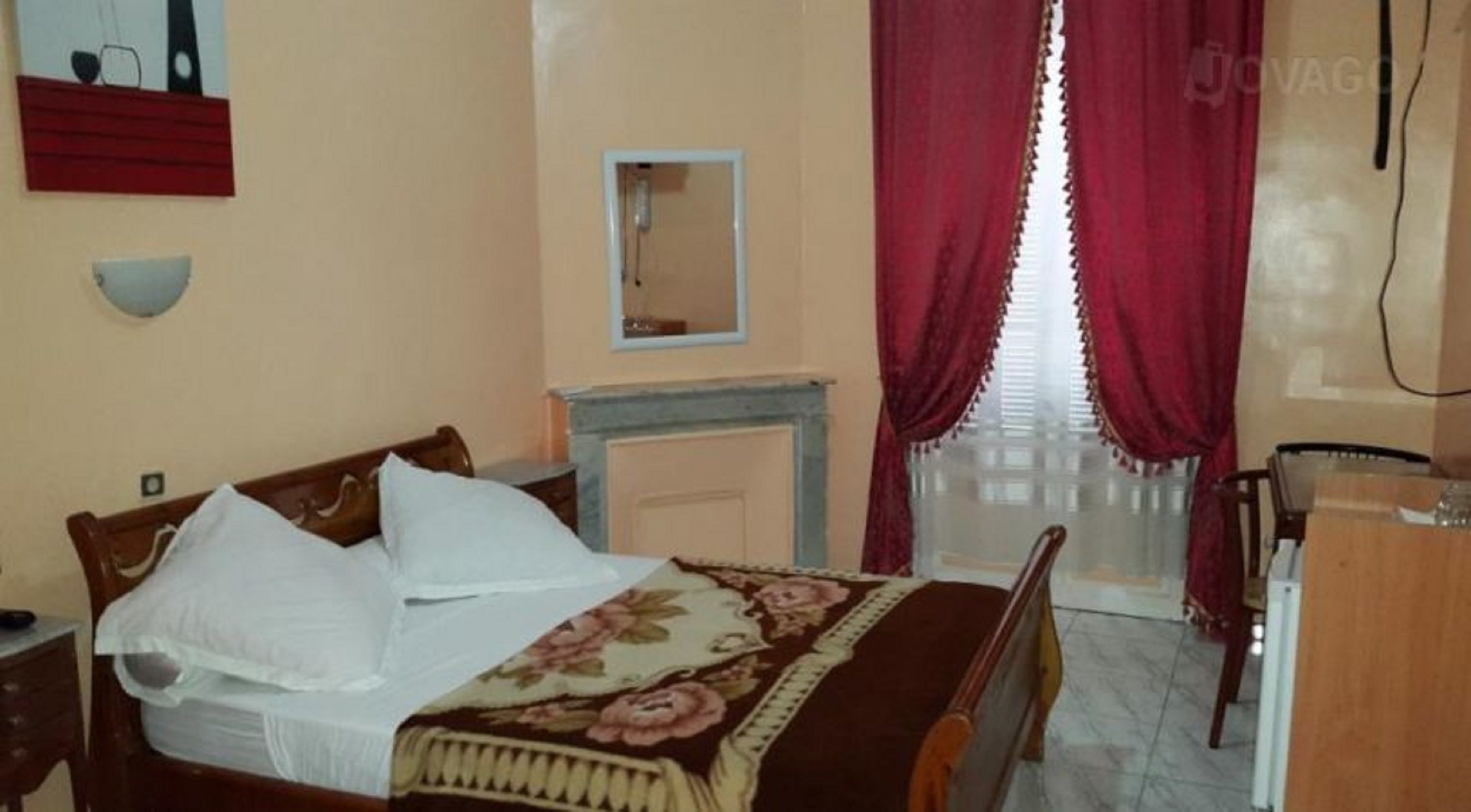 Chambre Double Standard | Minibar, bureau, fer et planche à repasser, lits bébé (gratuits)