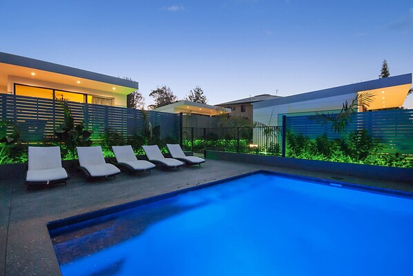 Outdoor pool, pool loungers