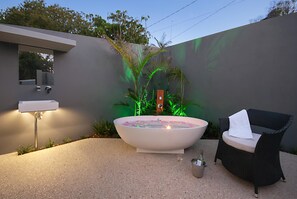 Bañera profunda