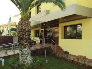 Front of property - Hotel Sweet (Algiers)