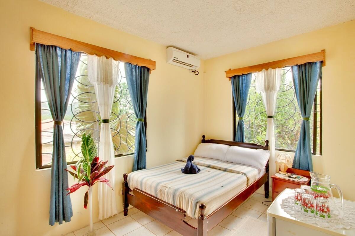 Down duvets, desk, iron/ironing board, free WiFi