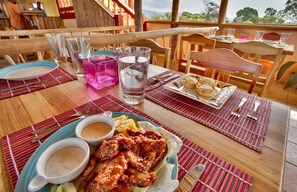 Breakfast, lunch, dinner and brunch served - Davis Falls Inn (Pomona)