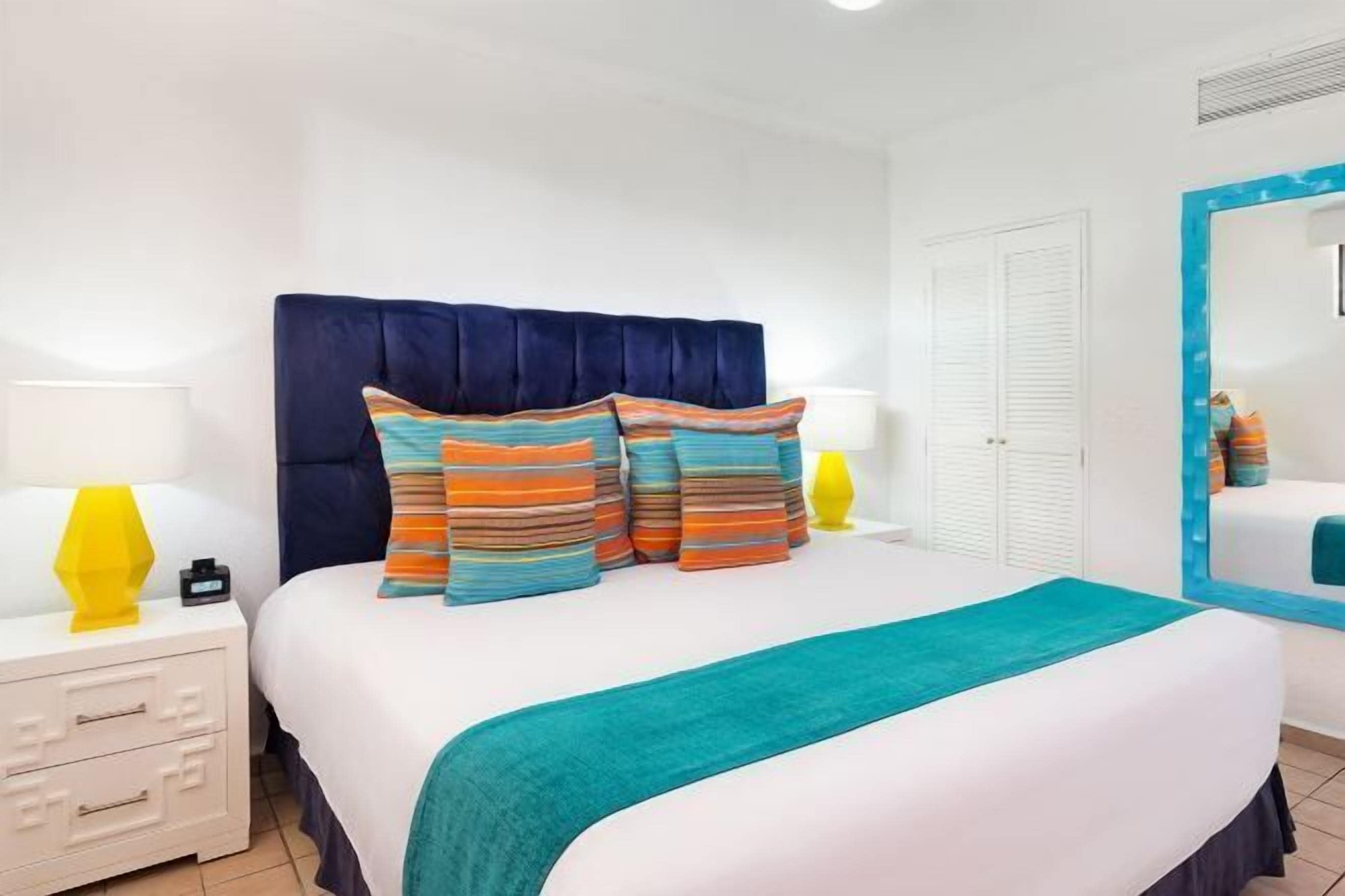 Premium bedding, in-room safe, individually decorated