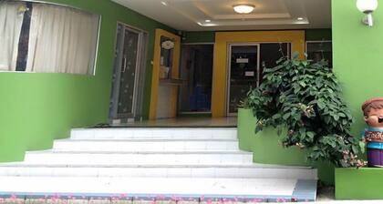 Thanapa Mansion - Hostel