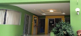 Thanapa Mansion - Hostel