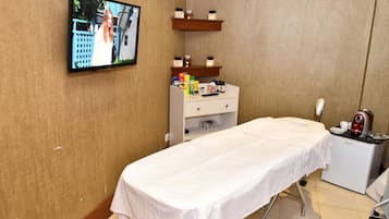 Turkish bath/hammam, body treatments, aromatherapy, hot stone massages