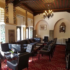Bar (on property) - Hotel El-Djazair (Algiers)
