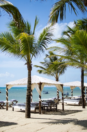 Billionaire Resort & Retreat