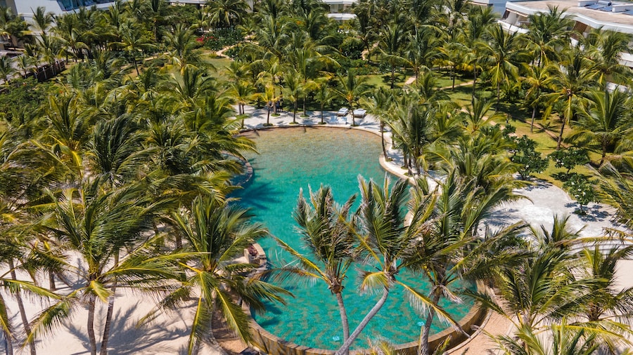 Billionaire Resort & Retreat