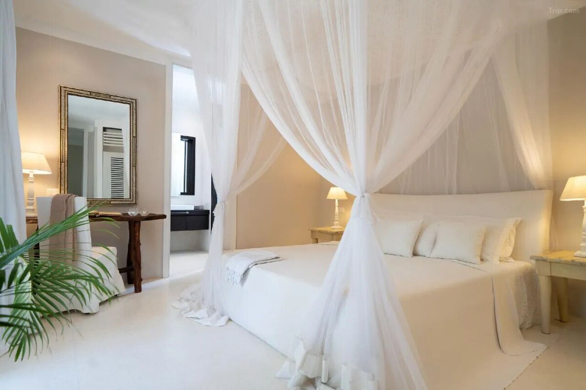 Literie de qualité supérieure, matelas mémoire de forme, minibar