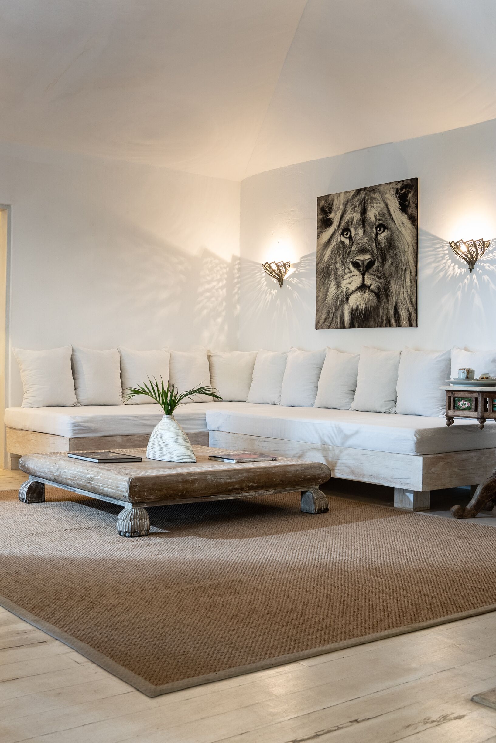 signature suite, 1 bedroom, garden view | living area | smart tv