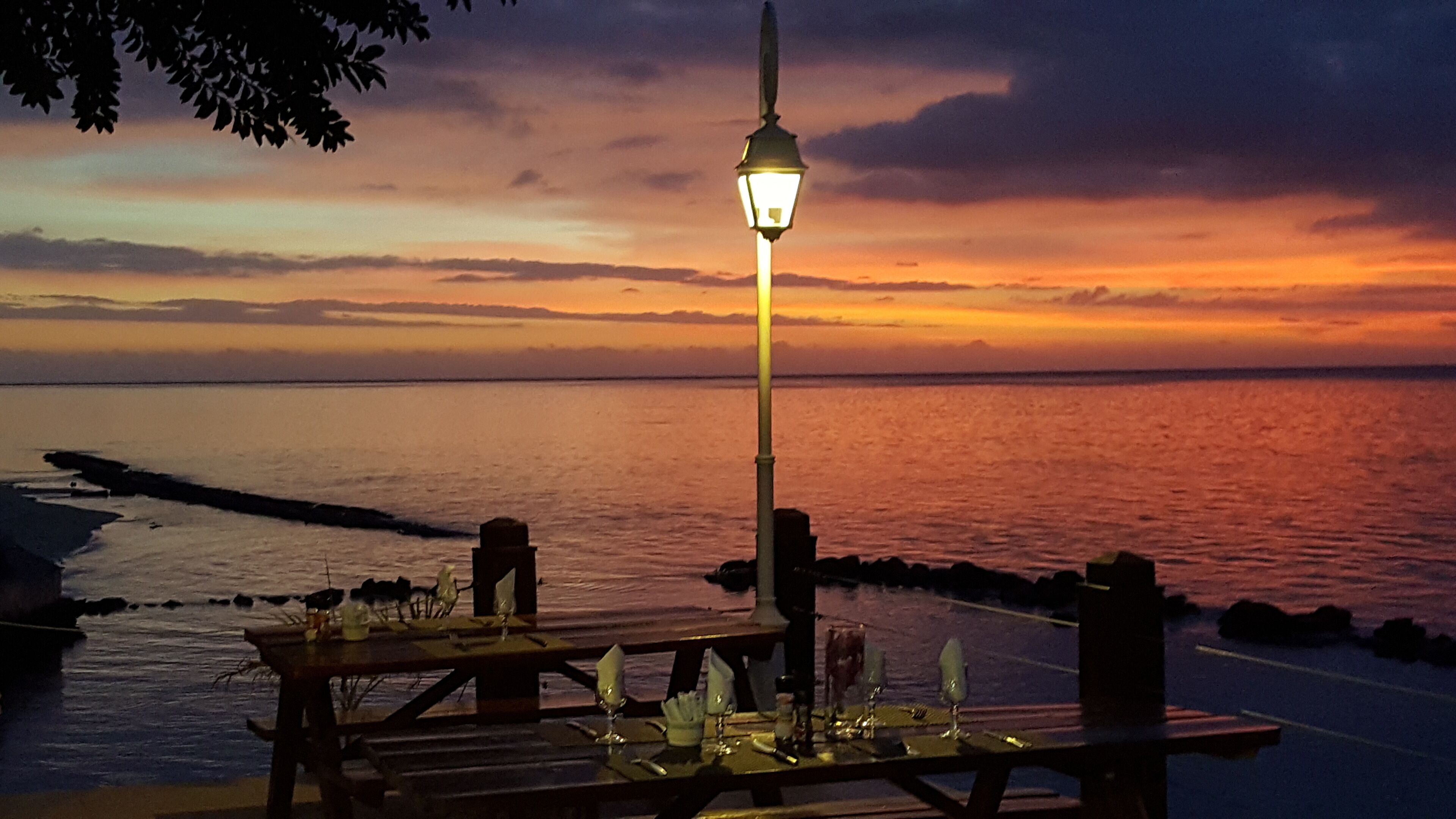 Frühstück, Mittagessen, Abendessen, Blick auf den Strand 