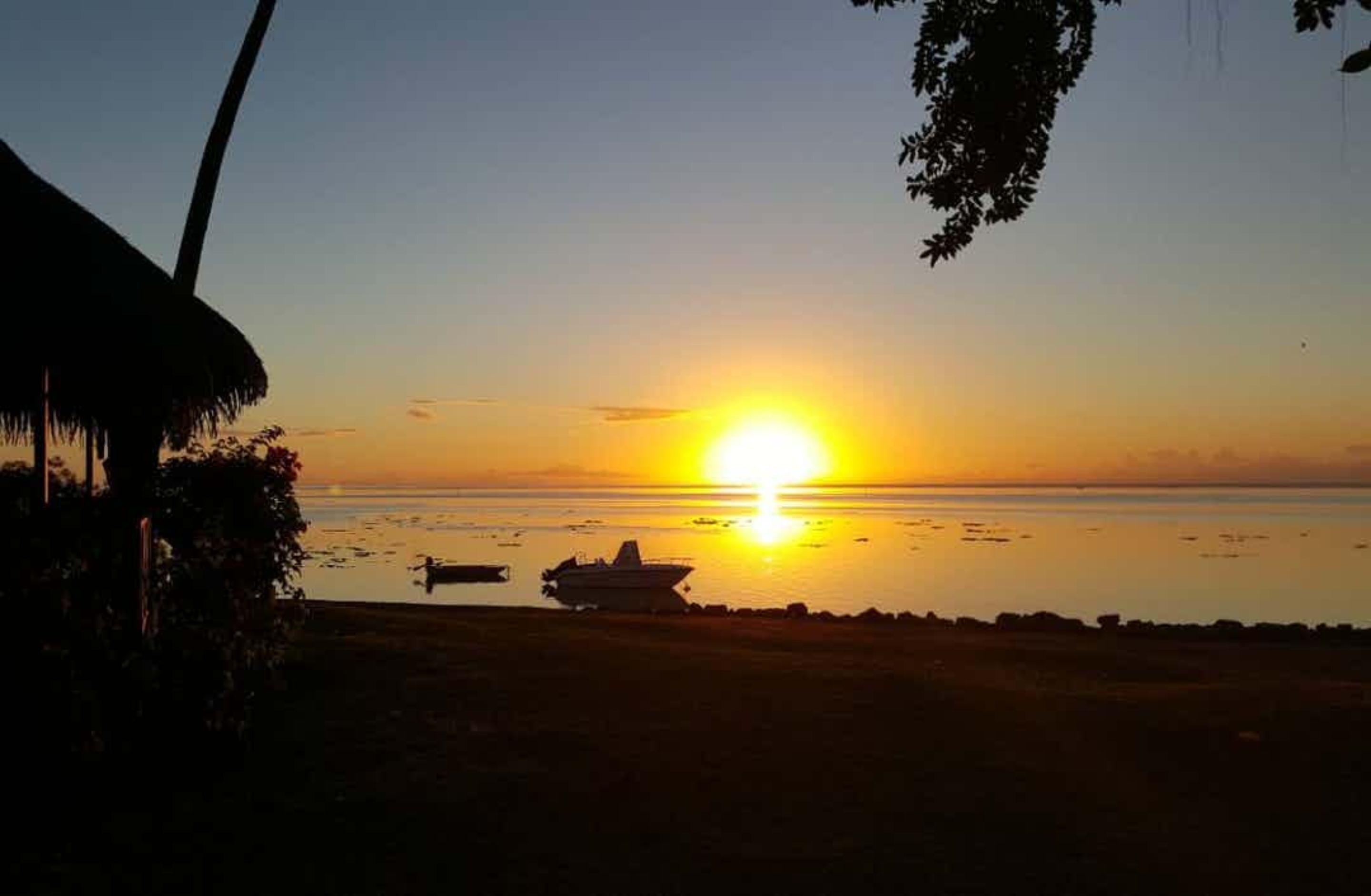 deluxe bungalow, lagoon view | beach/ocean view