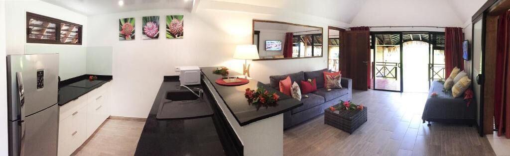 deluxe suite, garden view | private kitchen | oven, coffee/tea maker, electric kettle, cookware/dishes/utensils