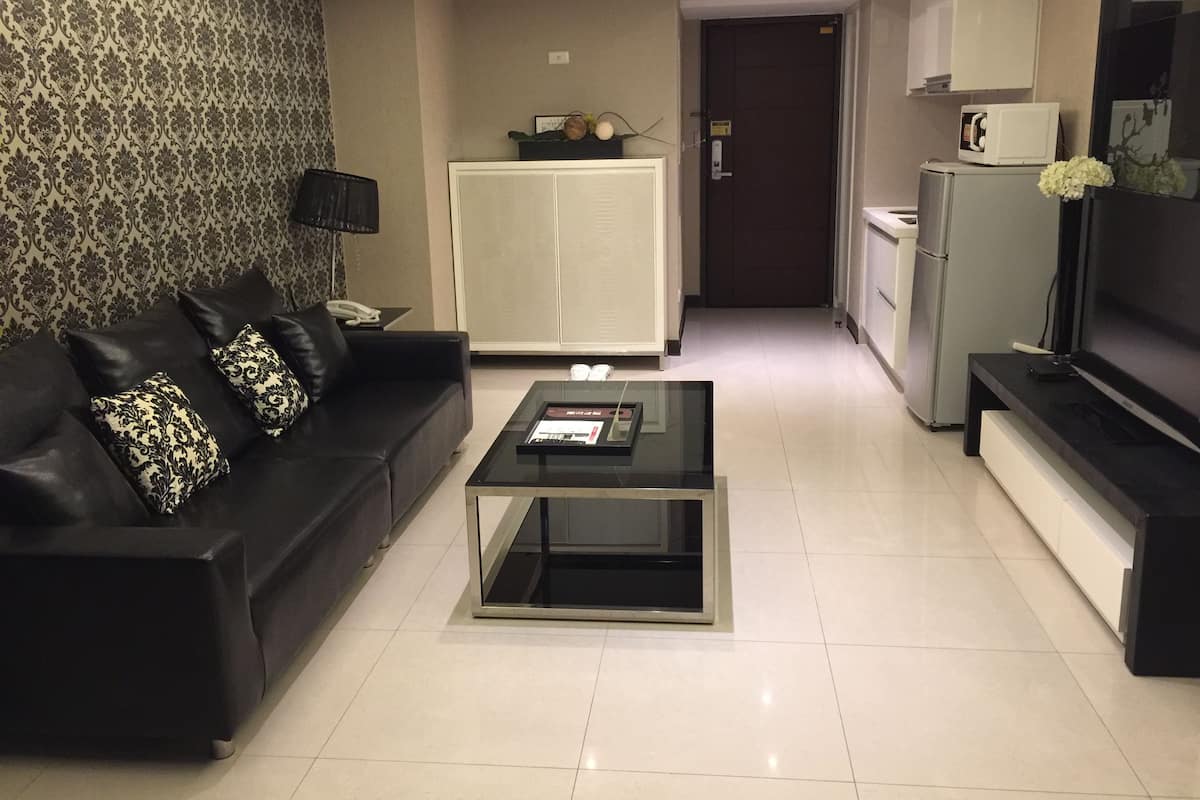 Executive Double Room, 1 Bedroom | Living area