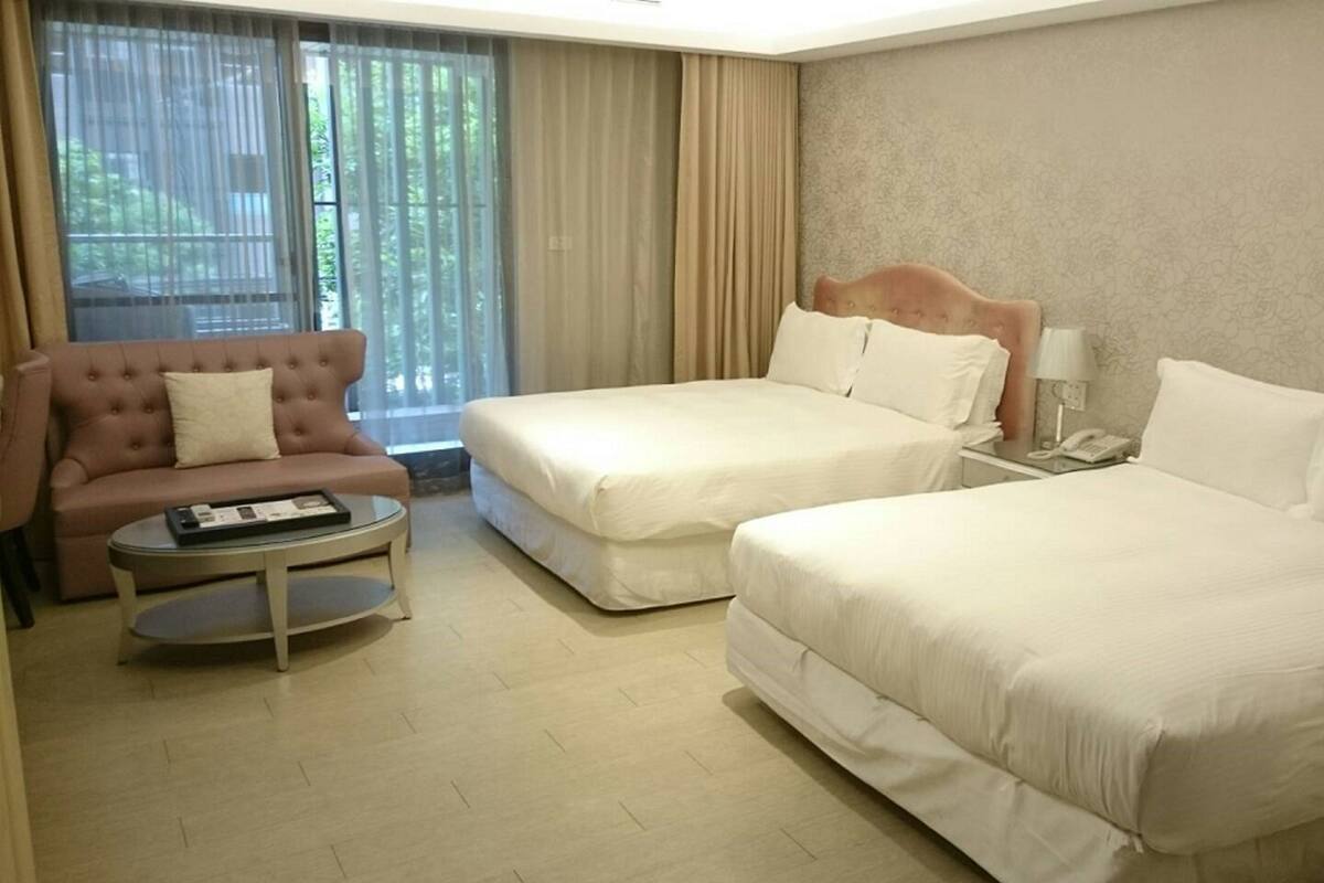 In-room safe, WiFi (free), individually decorated