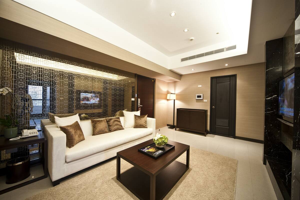 In-room safe, WiFi (free), individually decorated
