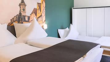 Desk, blackout curtains, soundproofing, free WiFi