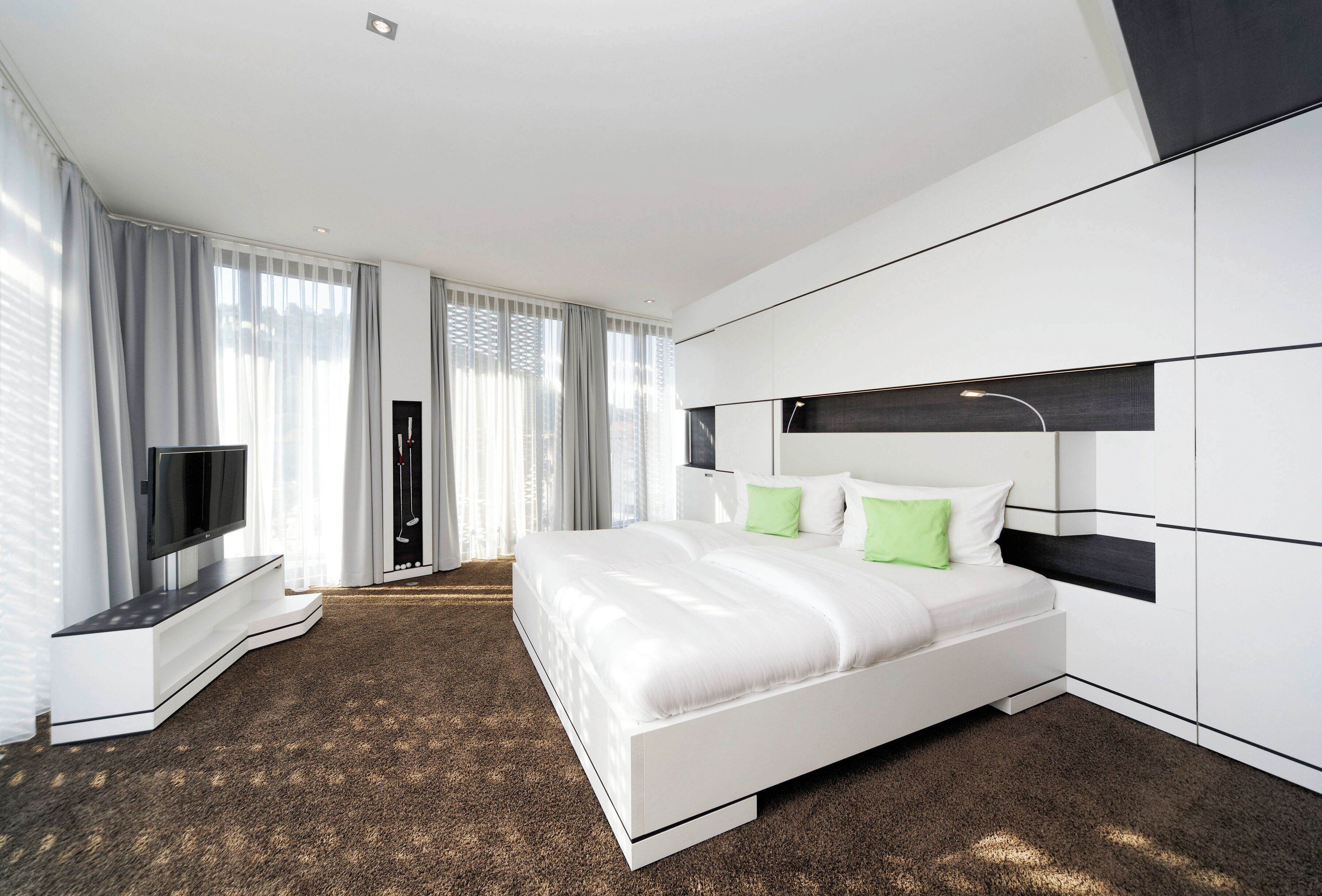 Suite (Styles) | Allergikerbettwaren, Zimmersafe, Schreibtisch, schallisolierte Zimmer