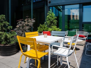 Buffet déjeuner (17 EUR par personne)