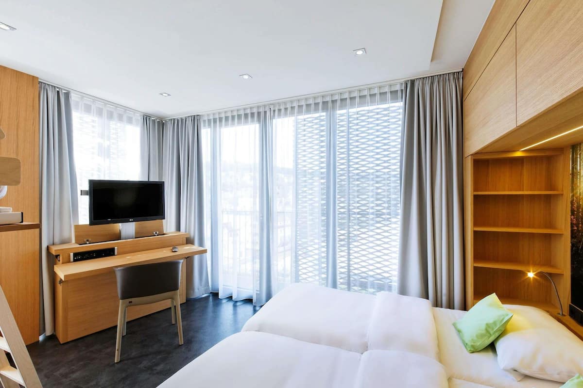 Family Suite (Styles) | Hypo-allergenic bedding, in-room safe, desk, soundproofing
