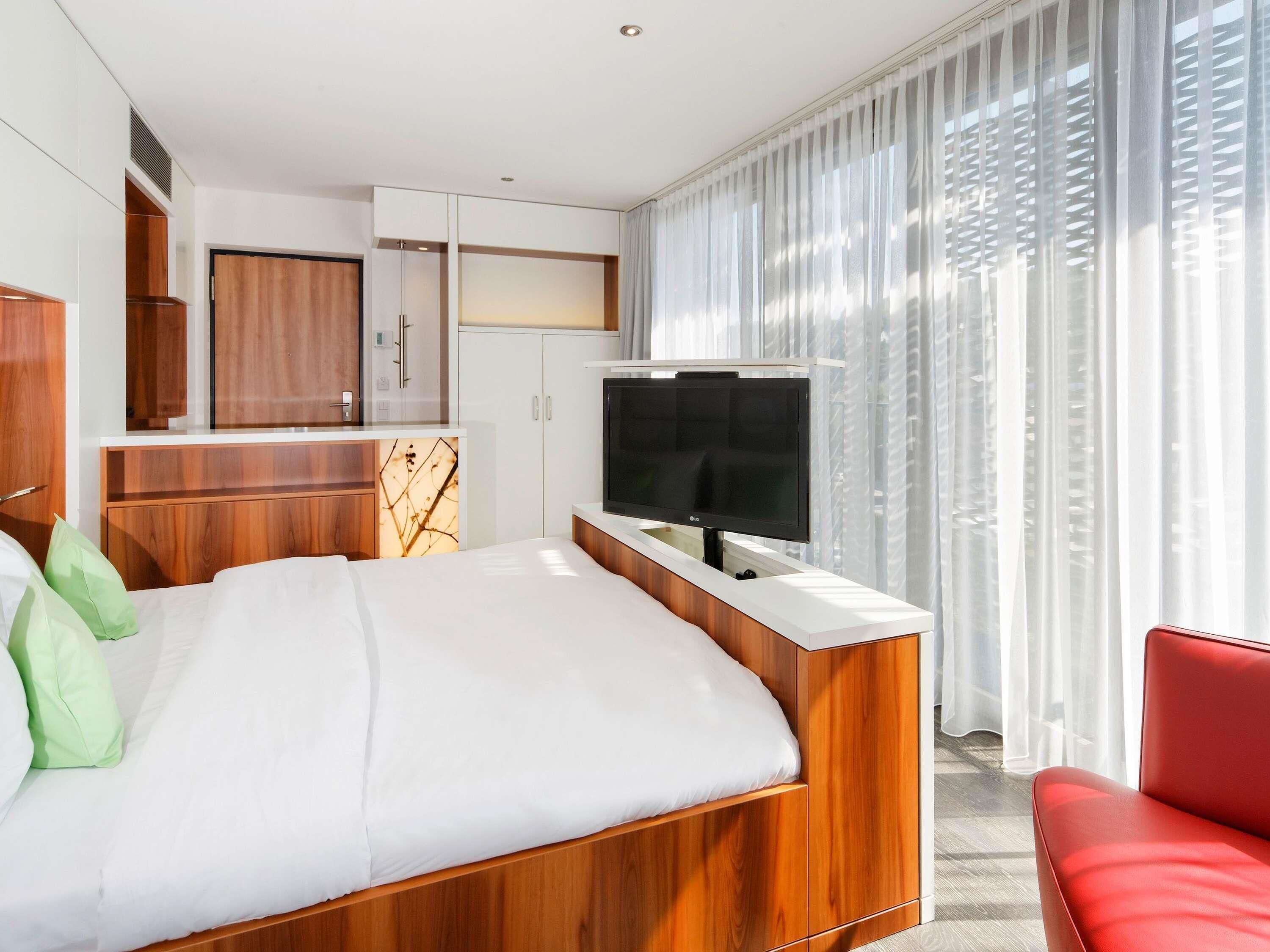 Suite (Styles) | Allergikerbettwaren, Zimmersafe, Schreibtisch, schallisolierte Zimmer