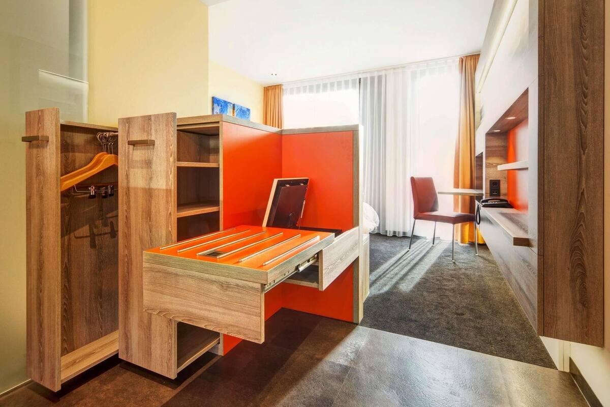 Comfort Double Room | Hypo-allergenic bedding, in-room safe, desk, soundproofing