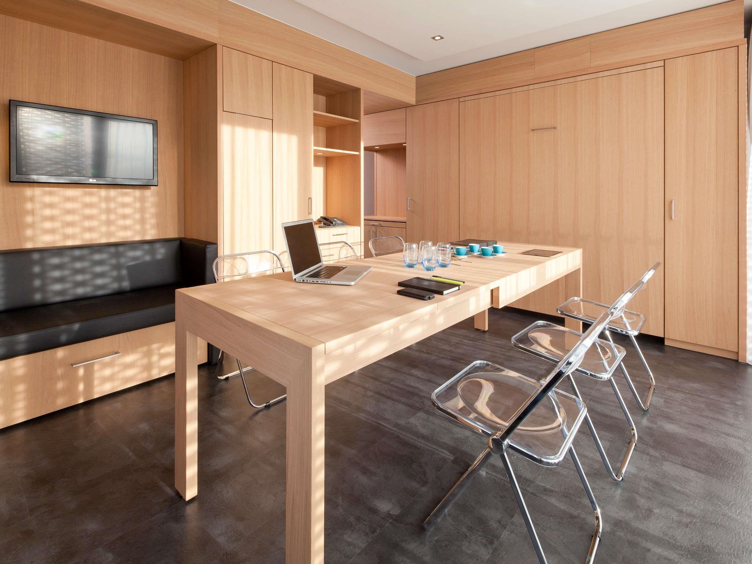 Familien-Suite (Stylish),1 Double Bed and 2 Twin Beds)