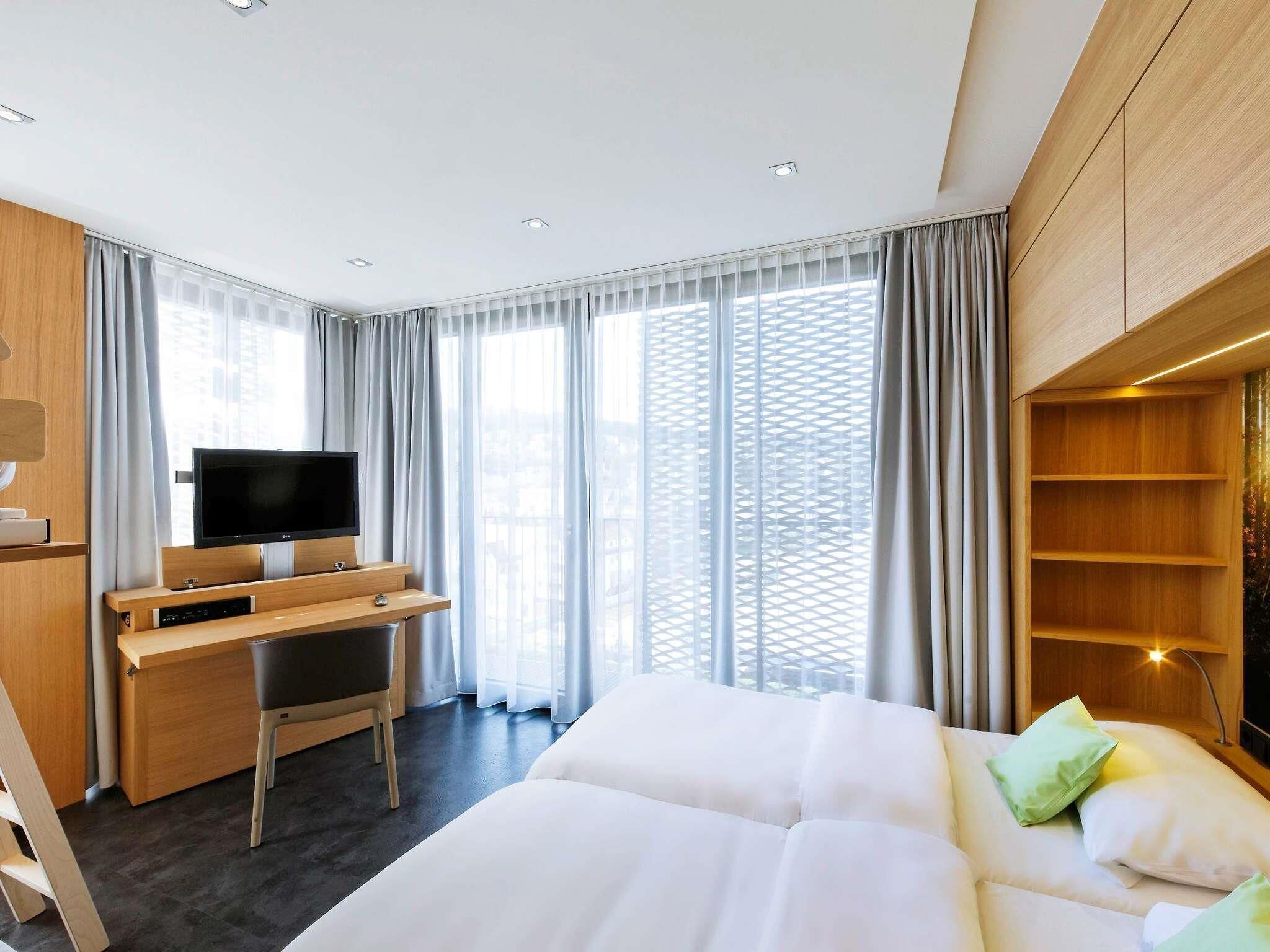 Family Suite (Styles) | Hypo-allergenic bedding, in-room safe, desk, soundproofing