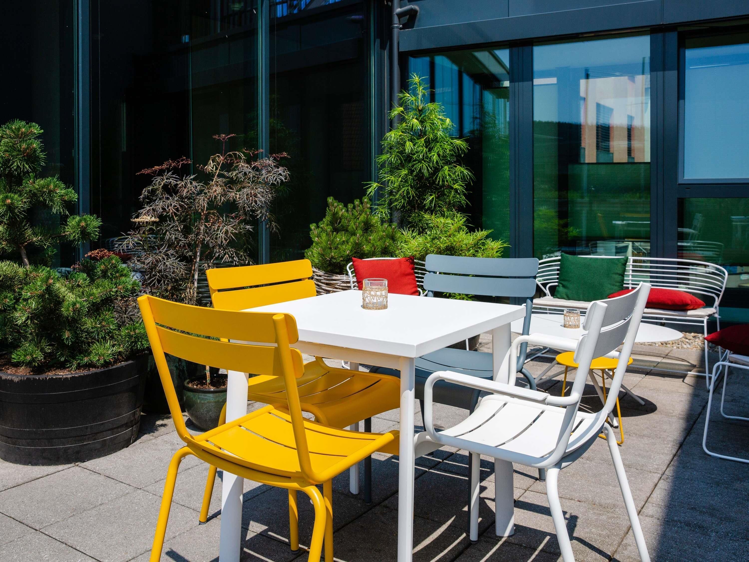 Tägliches Frühstücksbuffet (17 EUR pro Person)