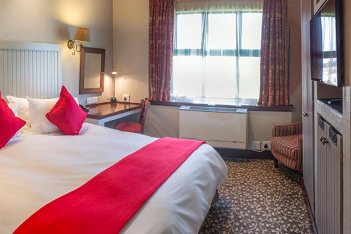 In-room safe, desk, blackout drapes, iron/ironing board (on request)